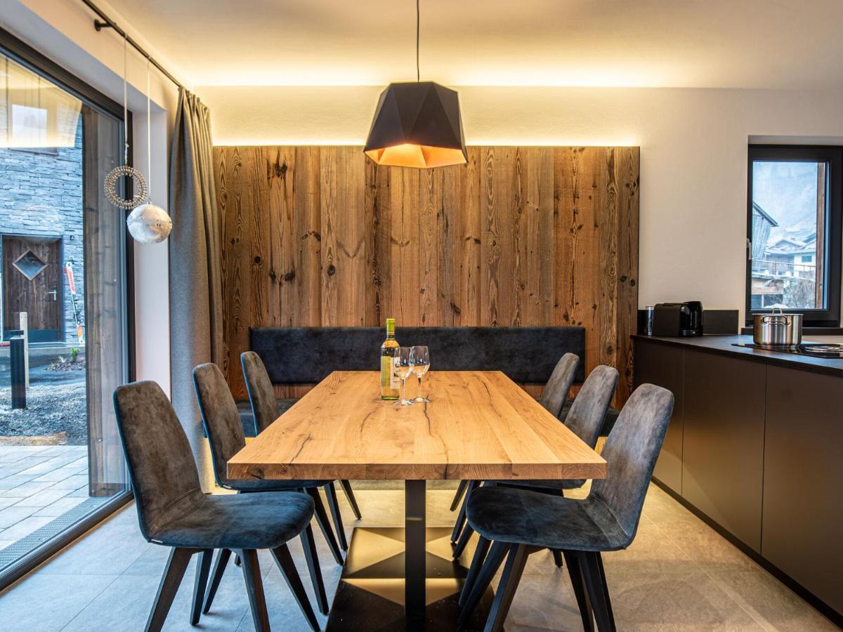 Apartment In Wald Im Pinzgau With A Carport Exterior photo