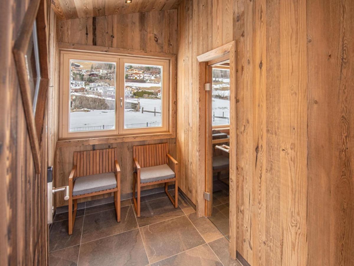 Apartment In Wald Im Pinzgau With A Carport Exterior photo